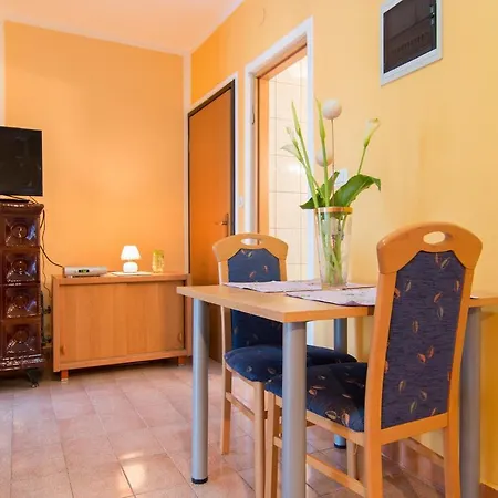 Apartments-kristina-fazana 2 Apartman